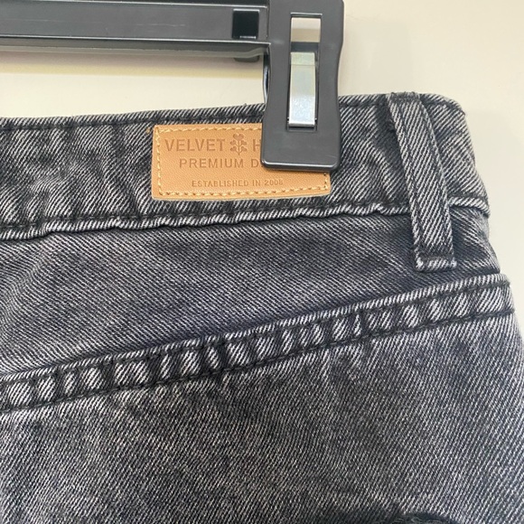 Velvet Heart Black Jean Skirt. Size 27. NWT - Picture 7 of 8